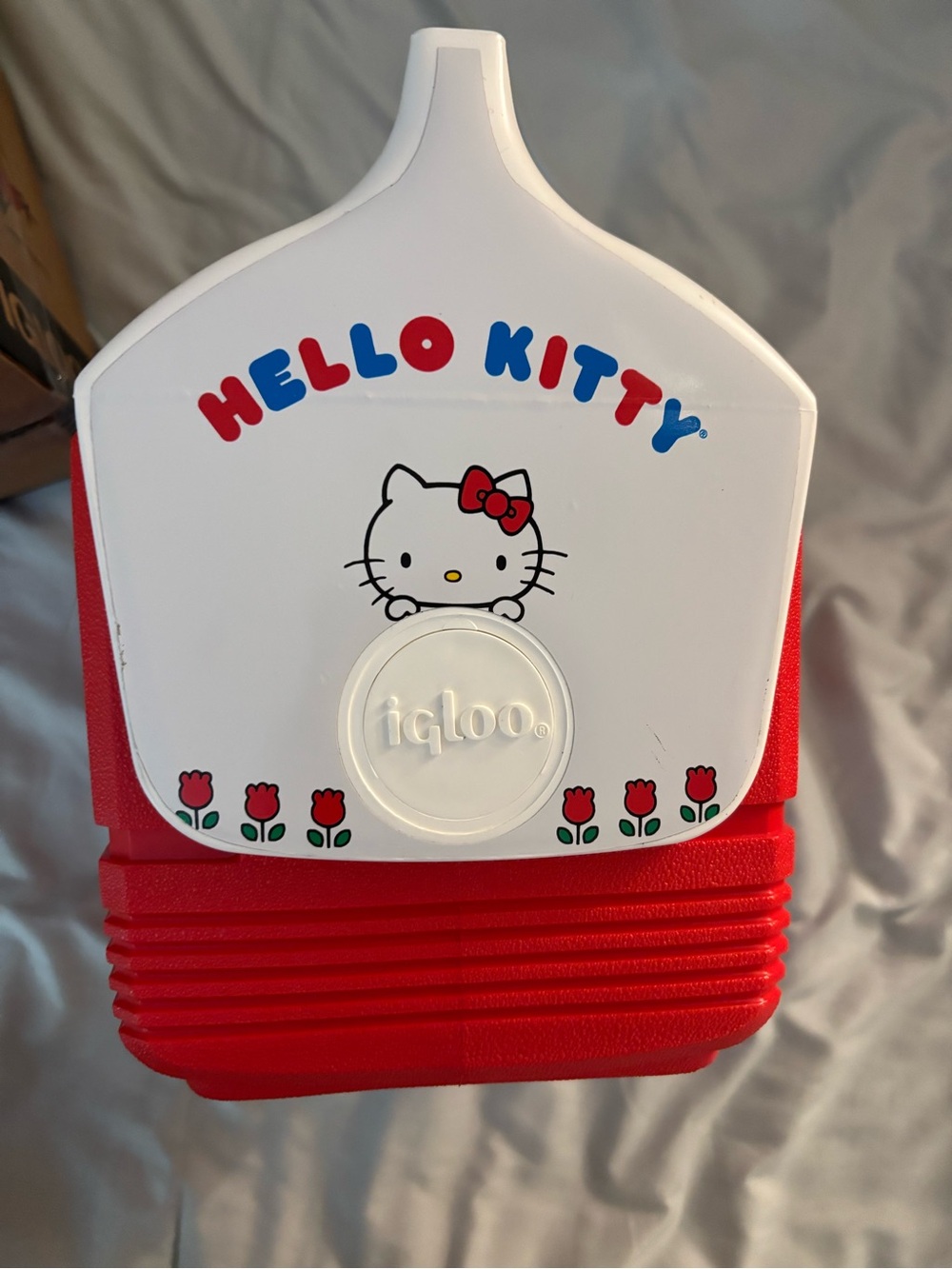 Igloo Hello Kitty Playmate Mini Cooler Special Edition 4 Qt Red White Sanro Box - Picture 5 of 12